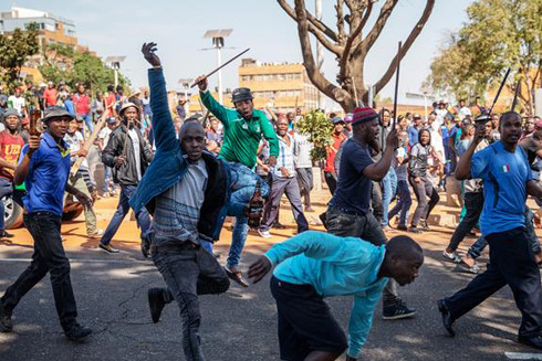 Gia tăng bạo lực nhằm vào người nước ngoài ở Nam Phi ảnh 1