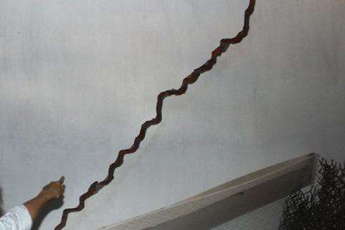 Xây dựng công trình khiến hàng xóm bị thiệt hại thì phải bồi thường ảnh 2