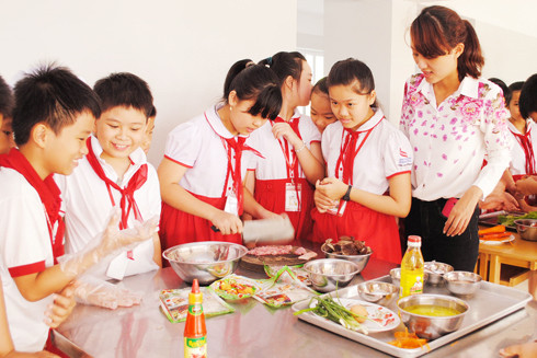 Nhà giáo Hà Nội tâm huyết, sáng tạo ảnh 1