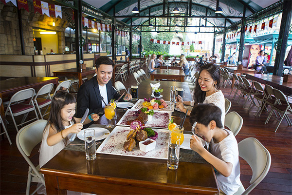 Bà Nà Hills giảm giá vé cáp treo, du khách thỏa sức khám phá xứ sở Cầu Vàng ảnh 4