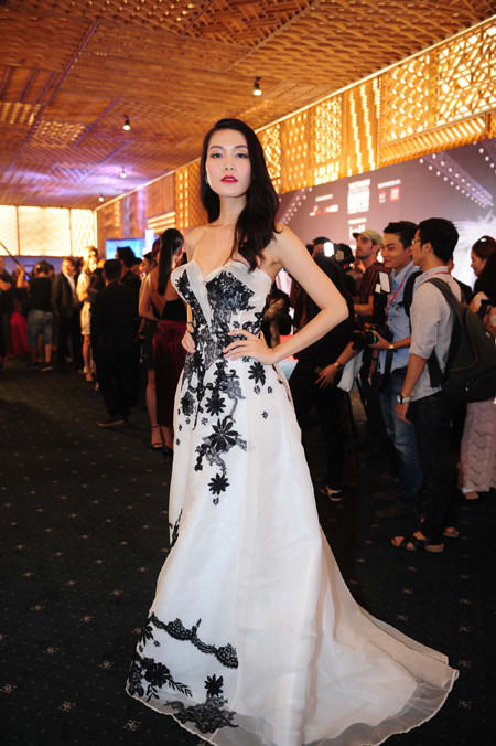 Sơn Tùng M-TP "khuấy đảo" thảm đỏ Vietnam International Fashion Week 2015 ảnh 5