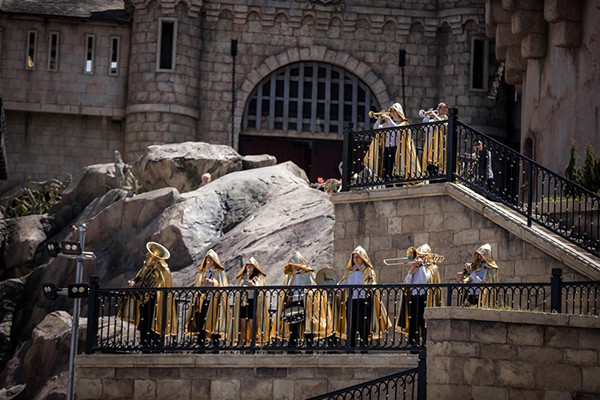 Lộ diện ‘Thần Mặt trời’ trong show nghệ thuật đẳng cấp quốc tế ‘Vũ hội Ánh dương’ ảnh 2 Lộ diện ‘Thần Mặt trời’ trong show nghệ thuật đẳng cấp quốc tế ‘Vũ hội Ánh dương’ ảnh 2