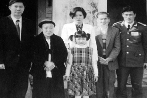 Nhớ màu áo xanh nhuộm đỏ đã bay xa! ảnh 1