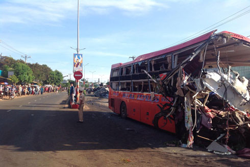 Tai nạn giao thông vẫn rình rập ảnh 1