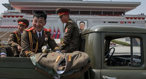 Nụ cười nhiệt thành của một người lính Triều Tiên sau buổi duyệt binh