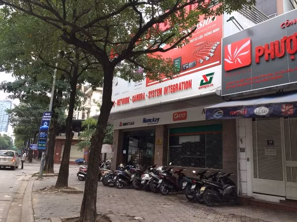 ‘Diện mạo’ hàng quán ở Hà Nội sáng 28-3, sau chủ trương tạm đóng cửa phòng chống dịch Covid-19 ảnh 11