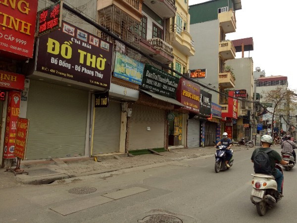 ‘Diện mạo’ hàng quán ở Hà Nội sáng 28-3, sau chủ trương tạm đóng cửa phòng chống dịch Covid-19 ảnh 13
