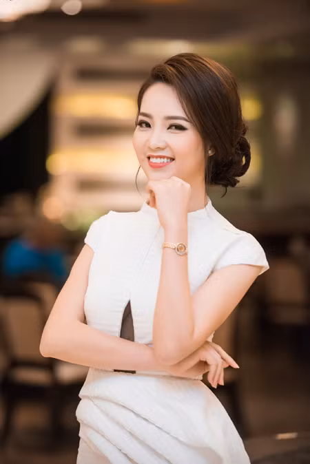 Á hậu Thụy Vân khoe nhan sắc rạng ngời ảnh 6
