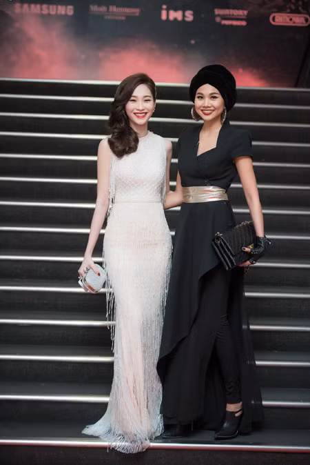 Dàn mỹ nhân quyến rũ, kiêu sa "đọ sắc" tại Hà Nội ảnh 6