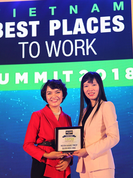 MB thăng hạng vào Top 3 nơi làm việc tốt nhất Việt Nam ngành ngân hàng 2017 ảnh 2