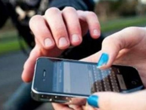 Phân tích và so sánh tội "Cướp giật tài sản" và "Công nhiên chiếm đoạt tài sản" ảnh 1