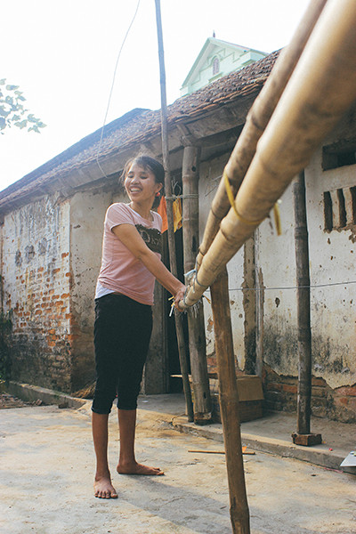 Mẹ ngồi xe lăn chắt chiu từng đồng nuôi con ăn học ảnh 7