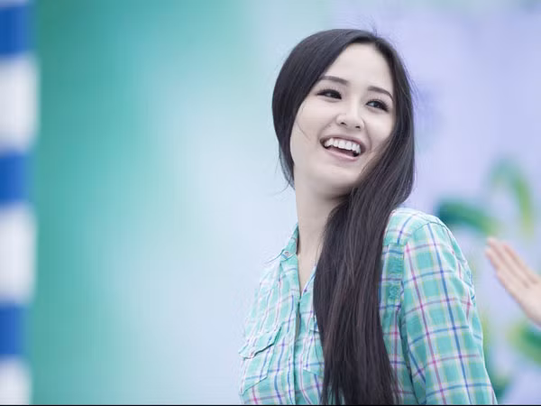 Hoa hậu Mai Phương Thúy: "Nghĩ đơn giản quá nên hay bị hiểu lầm" ảnh 2