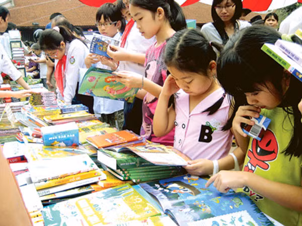 Ngày hội đọc sách miễn phí ảnh 1