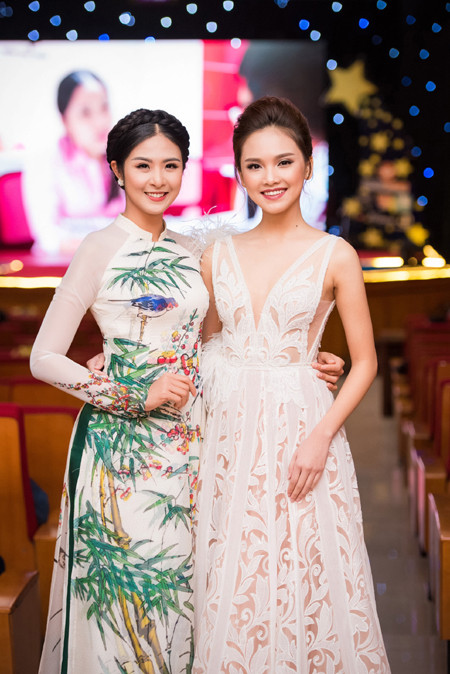 Ngọc Hân - Tố Như "đọ sắc" với phong cách thời trang đối lập ảnh 2 Ngọc Hân - Tố Như "đọ sắc" với phong cách thời trang đối lập ảnh 2