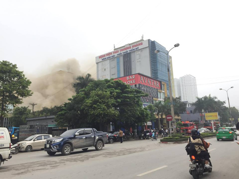 Cháy lớn ở khu khách sạn, bar, karaoke 8 tầng tại TP. Vinh ảnh 1 Cháy lớn ở khu khách sạn, bar, karaoke 8 tầng tại TP. Vinh ảnh 1