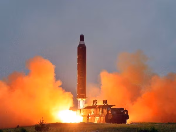 Mỹ có thể… "mặc kệ" tên lửa ICBM của Triều Tiên ảnh 1