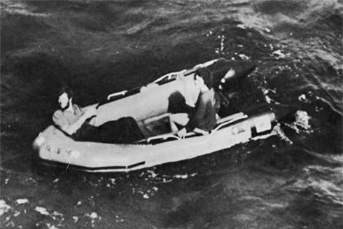 Những điều ít biết về giây phút kinh hoàng trong vụ lật du thuyền ở Mỹ ảnh 1