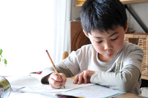 Ôn thi học kỳ II, thầy trò quay cuồng với bài tập ảnh 1