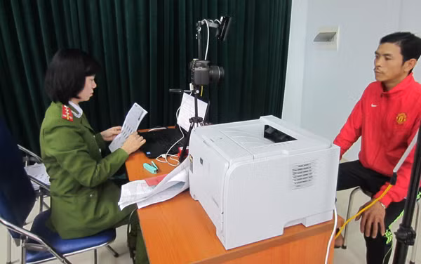 Xúc động vì được Công an đến tận nhà dân làm CMND ảnh 3