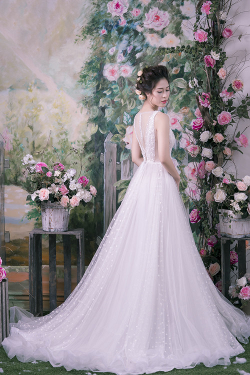 Ngắm vẻ gợi cảm của diễn viên, người mẫu Trần Cẩm Nhung ảnh 3 Ngắm vẻ gợi cảm của diễn viên, người mẫu Trần Cẩm Nhung ảnh 3