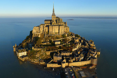 Pháp sơ tán người dân vì đe dọa tấn công cảnh sát ảnh 1