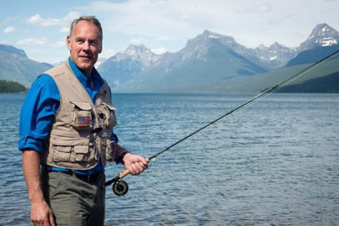 Bộ trưởng Nội vụ Mỹ Ryan Zinke dính vào tranh cãi lạm dụng công quỹ ảnh 1
