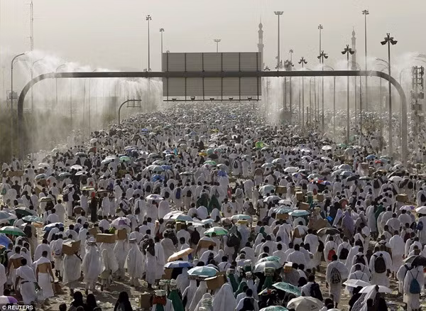Giẫm đạp gần thánh địa Mecca, hơn 700 người thương vong ảnh 14