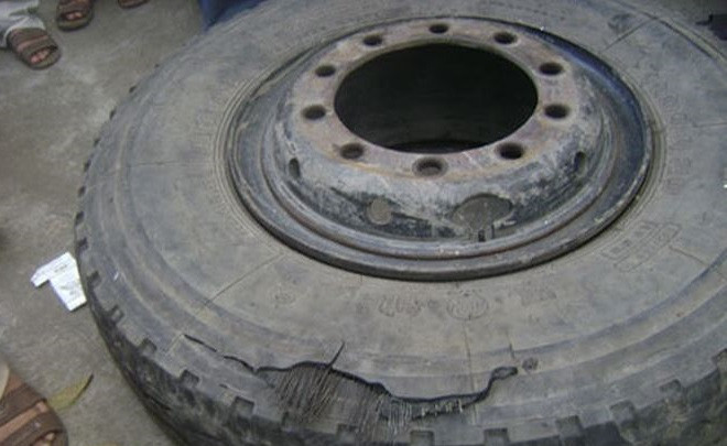 Sửa xe cho khách, chủ ga ra tử vong do lốp ô tô phát nổ ảnh 1