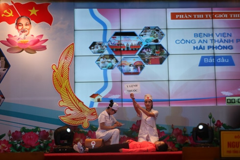 Sôi nổi hội thi Điều dưỡng viên Công an nhân dân giỏi - thanh lịch ảnh 3