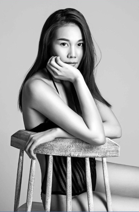 Phá bỏ mọi giới hạn, Thanh Hằng gây sốt khi nóng bỏng khoe vòng 1 ảnh 1 Phá bỏ mọi giới hạn, Thanh Hằng gây sốt khi nóng bỏng khoe vòng 1 ảnh 1