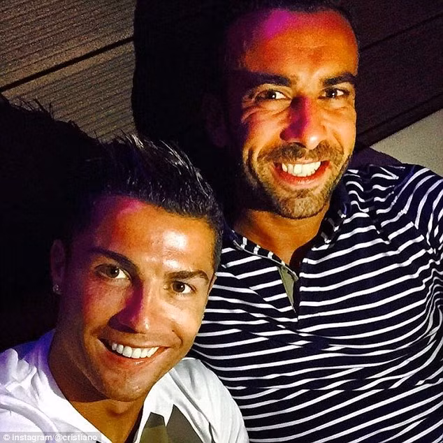 Ronaldo là chuyên gia chụp ảnh "tự sướng" ảnh 11