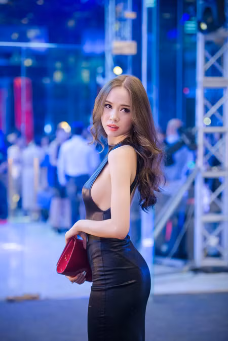 Ngọc Anh tự tin "đọ sắc" với Lô Hương Trâm và Đinh Phương Ánh ảnh 4