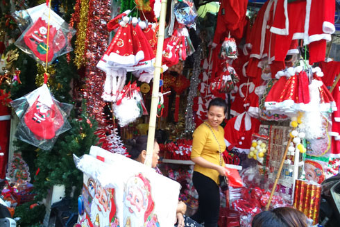 Phố Hàng Mã: Rực rỡ sắc màu mùa Giáng sinh ảnh 3