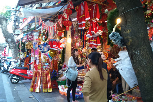 Phố Hàng Mã: Rực rỡ sắc màu mùa Giáng sinh ảnh 4
