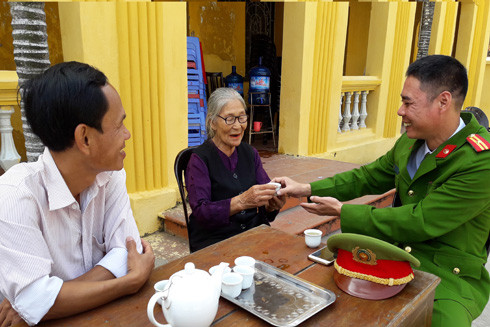 Giữ bình yên xóm đạo ảnh 1