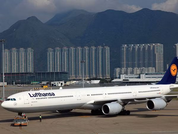 Bé gái đột ngột tử vong trên máy bay ảnh 1