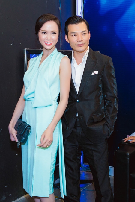 Trần Bảo Sơn-Vũ Ngọc Anh “dính như sam” đi xem Idol ảnh 3