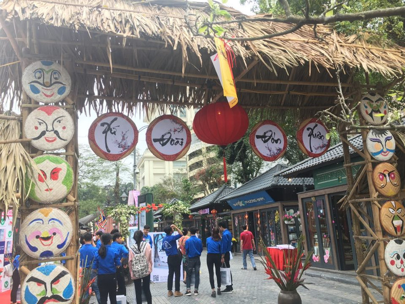 Trải nghiệm không khí Tết quê tại Phố sách Hà Nội ảnh 1