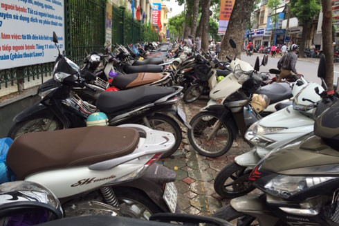 "Cò mồi" lại vật vờ "chặt chém" trước Viện Mắt Trung ương ảnh 3