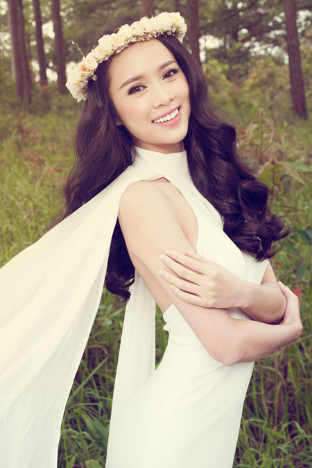 Ngắm Vũ Ngọc Anh gợi cảm đến nao lòng ảnh 3