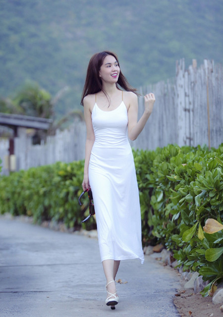 Ngọc Trinh “du hý” Côn Đảo cùng "ông trùm" chân dài Khắc Tiệp ảnh 5