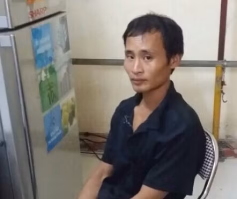 Đói ăn, kẻ bệnh hoạn phải mò xuống núi sau 3 ngày trốn chạy ảnh 1