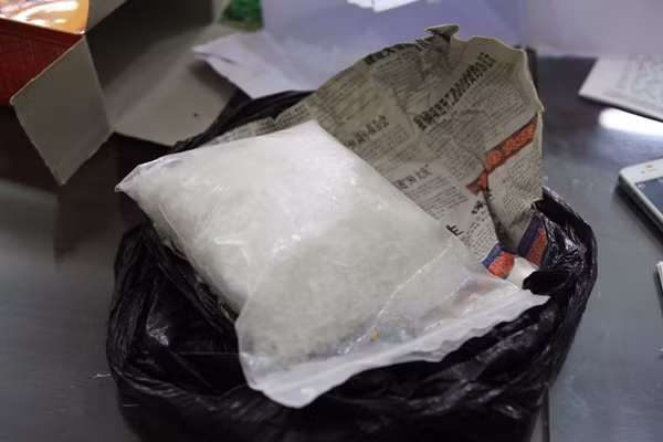 “Trùm” ma túy đá lộ diện vì mang túi xách…phụ nữ ảnh 3