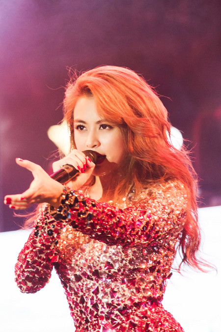 Hoàng Thùy Linh mang bản hit "I’m gonna break" lên sân khấu Hà Nội ảnh 2 Hoàng Thùy Linh mang bản hit "I’m gonna break" lên sân khấu Hà Nội ảnh 2