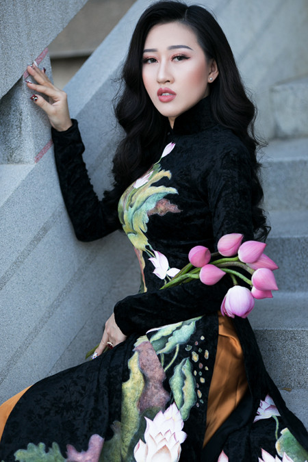 Hoa hậu Huỳnh Thuý Anh nền nã áo dài đón xuân ảnh 3