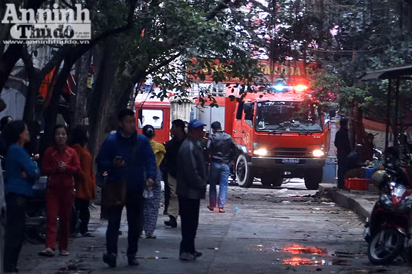 Cháy tại khu tập thể Viện Năng lượng (Đống Đa) ảnh 2