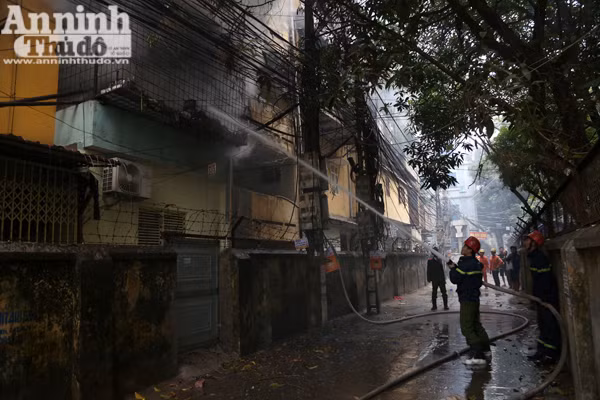 Cháy tại khu tập thể Viện Năng lượng (Đống Đa) ảnh 4