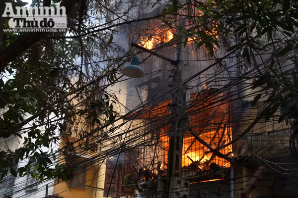 Cháy tại khu tập thể Viện Năng lượng (Đống Đa) ảnh 7