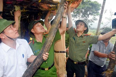 100 chiến sỹ Công an, Quân đội hỗ trợ người dân bị thiên tai ở Bắc Kạn ảnh 1